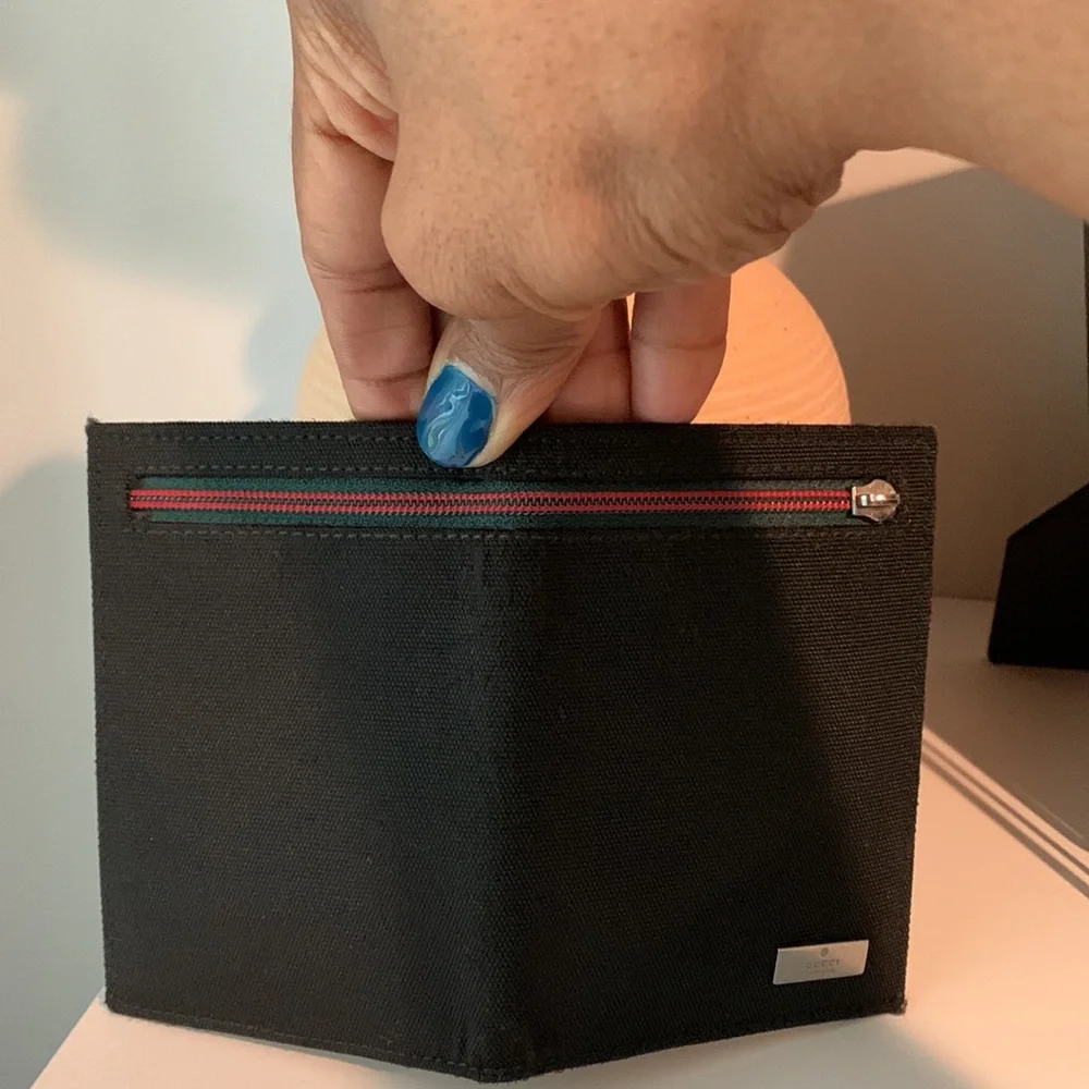 Authentic Gucci 4-slot card holder wallet - Picture 4 of 7